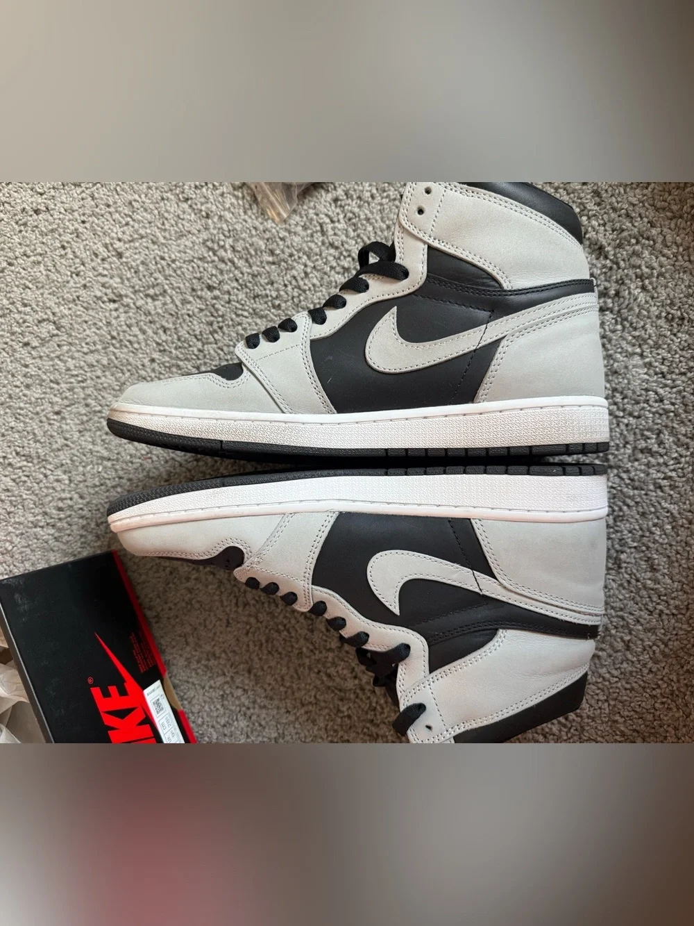 Jordan 1 High Retro - Black and Light Grey